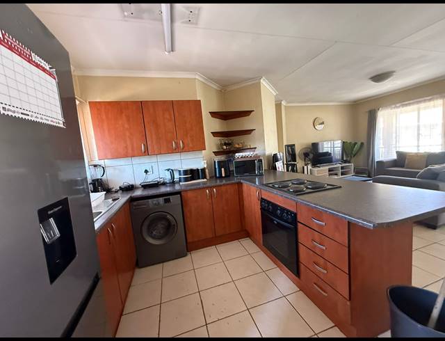 2 BEDROOM APARTMENT FOR SALE IN RUSTENBURG CENTRAL